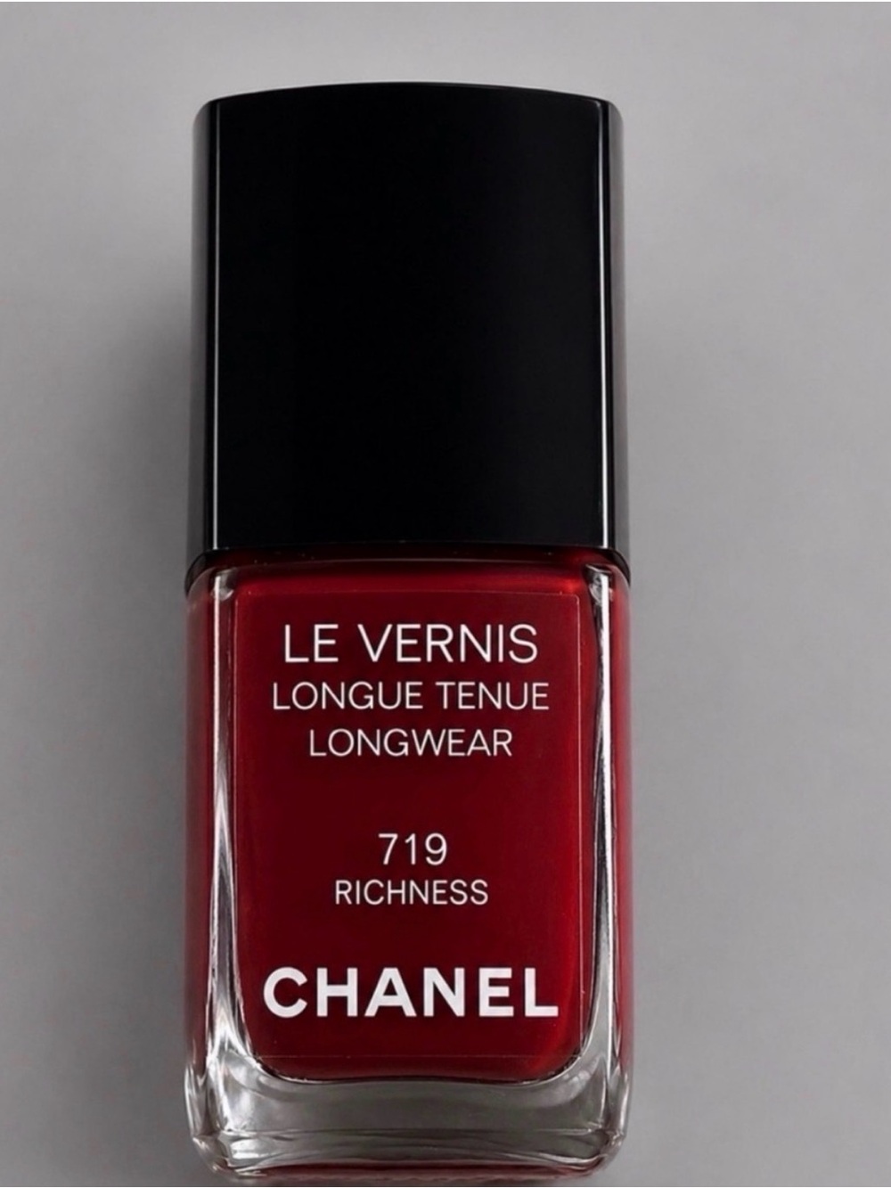 CHANEL Le Vernis 719
Richness Longwear Nail Polish